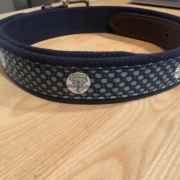 Vineyard Vines Leather Belt – Size 26 – 100% Cowhide Leather – Like New - Picture 5 of 9